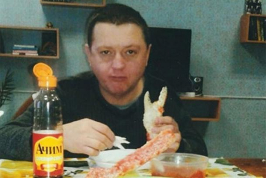 Адвокат члена Кущевской банды назвал фейковыми его фотографии из тюрьмы с деликатесами
