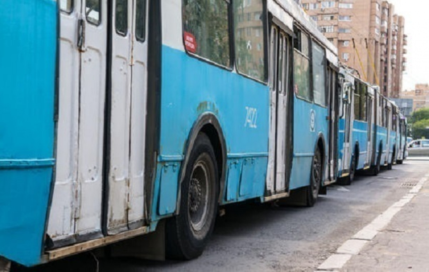 В Краснодаре из-за ДТП встали троллейбусы