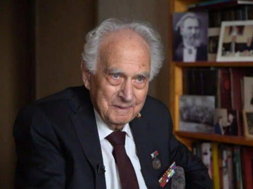 Ставший заслуженным врачом России кубанский хирург Владимир Бенсман скончался в возрасте 98 лет