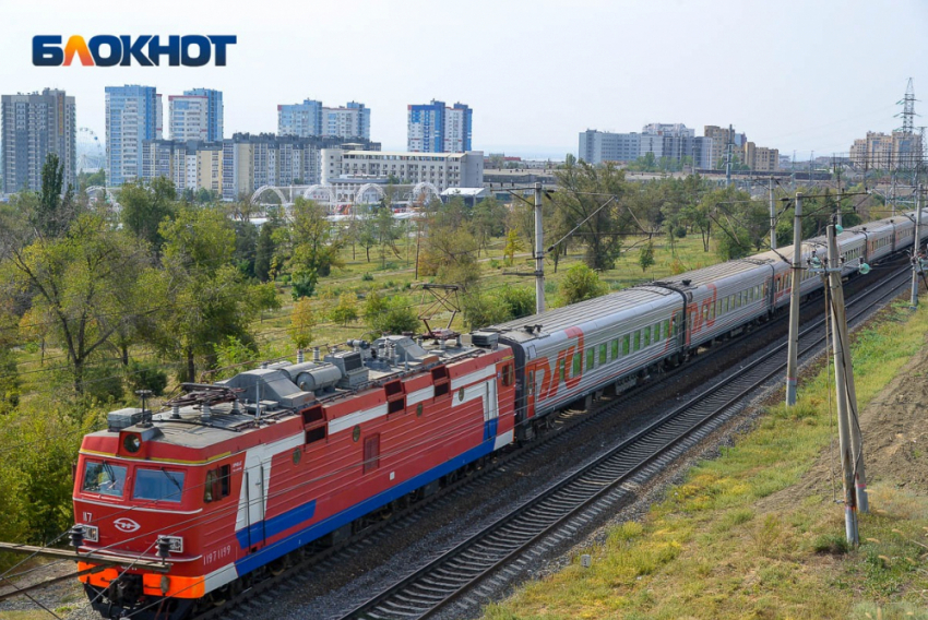 Между Туапсе и Абхазией на праздники запустили туристический поезд