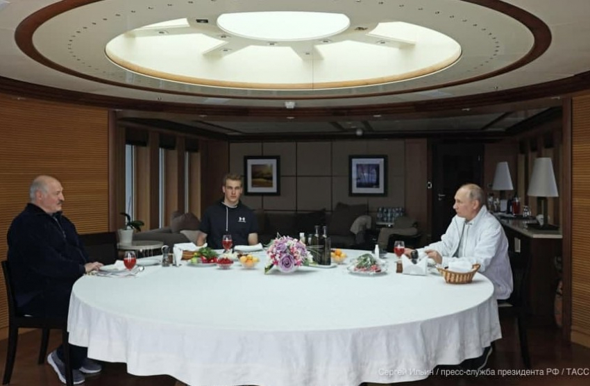 Лукашенко привез сына Колю на морскую прогулку с Путиным в Сочи