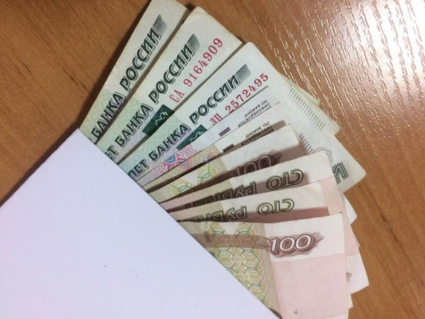  Высокопоставленного полицейского на Кубани заподозрили в получении взятки 