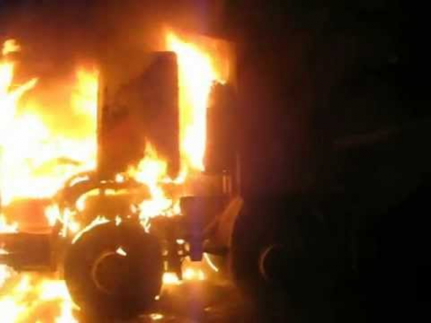 В Ейске КамАЗ сгорел вместе с водителем