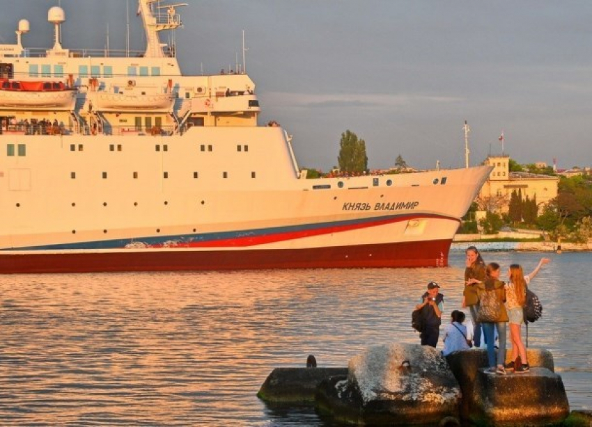 Лайнер Сочи-Крым будет высаживать пассажиров там, где захотят