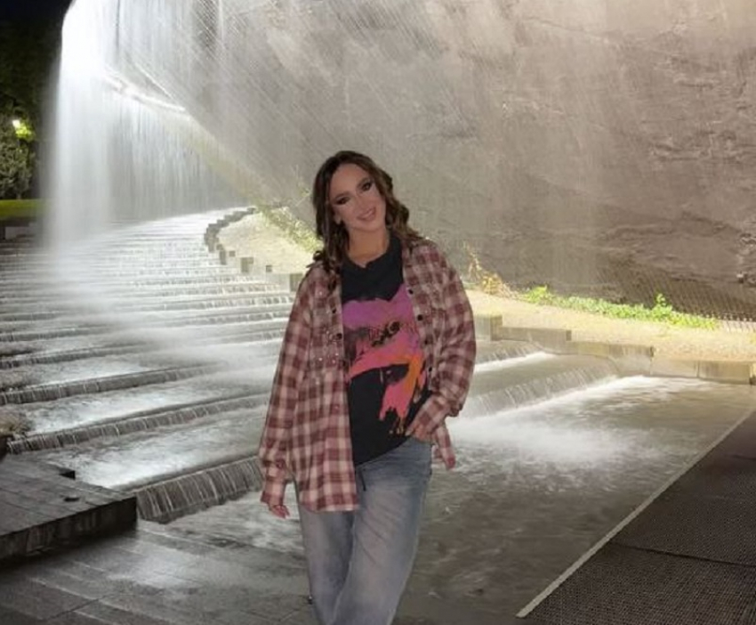 Ольга Бузова впервые прогулялась по парку Галицкого в Краснодаре