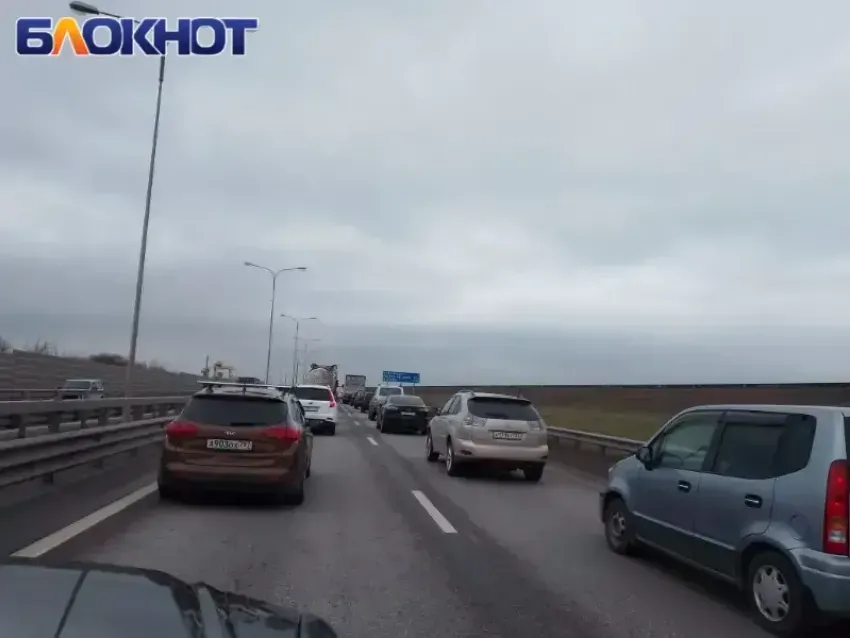 Автомобилисты создали пробку в 6 км на Восточном обходе Краснодара