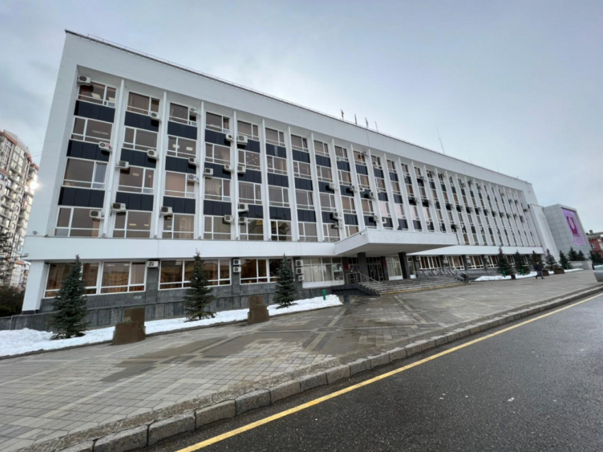 «Доблестные» чиновники: у мэрии Краснодара отбирают базу отдыха за 180 млн рублей