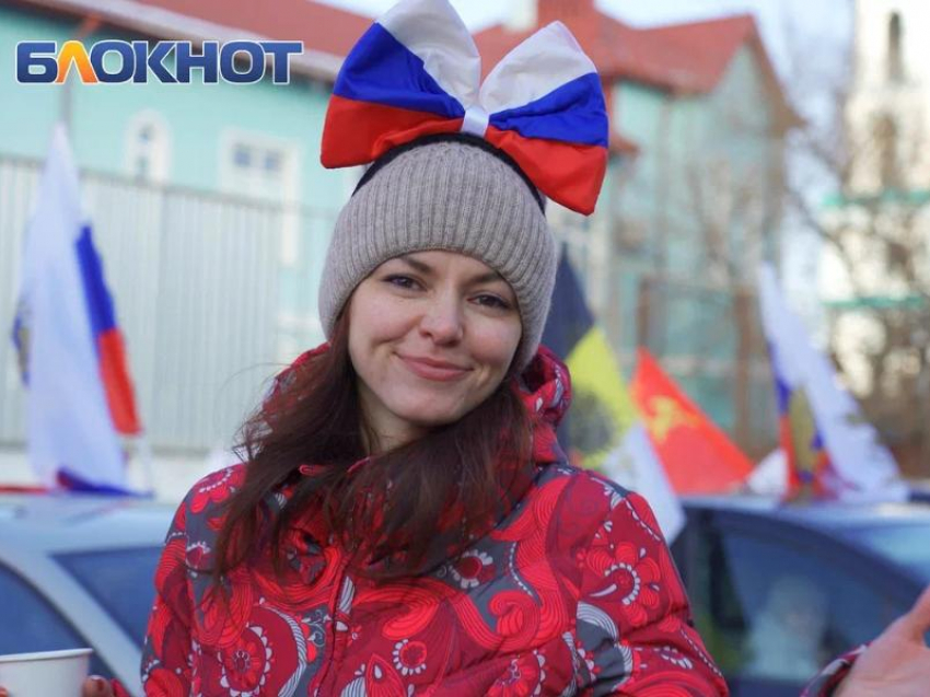 «Дарим праздник не только себе, но и другим»: как в Краснодаре прошел автопробег к 23 февраля