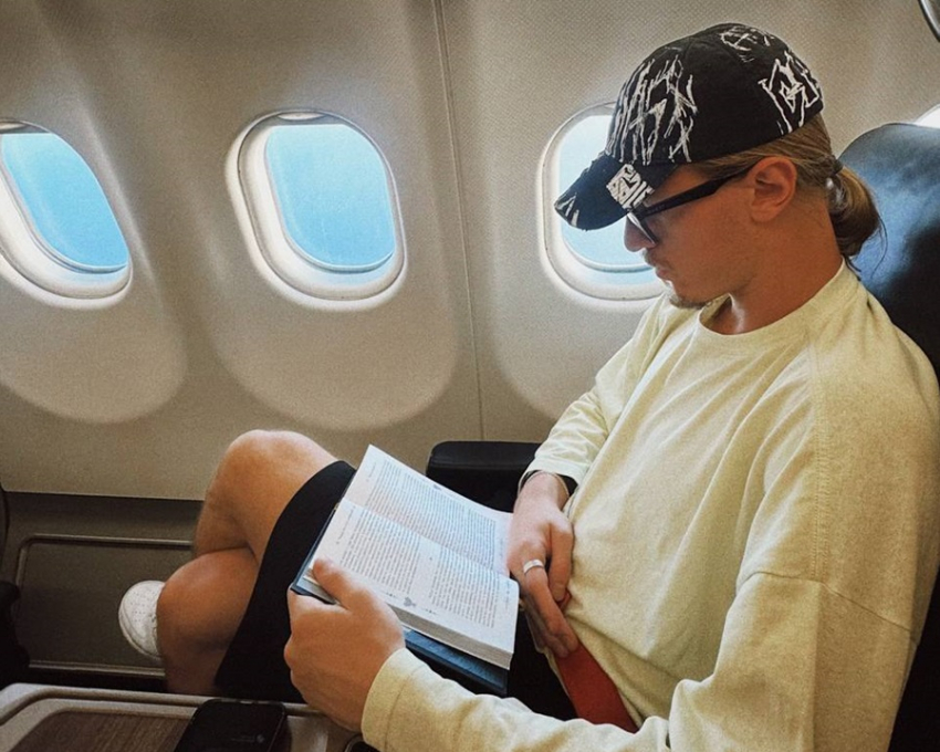 «Неправильный у них шансон»: футболиста Матвея Сафонова удивил перевод французского слова