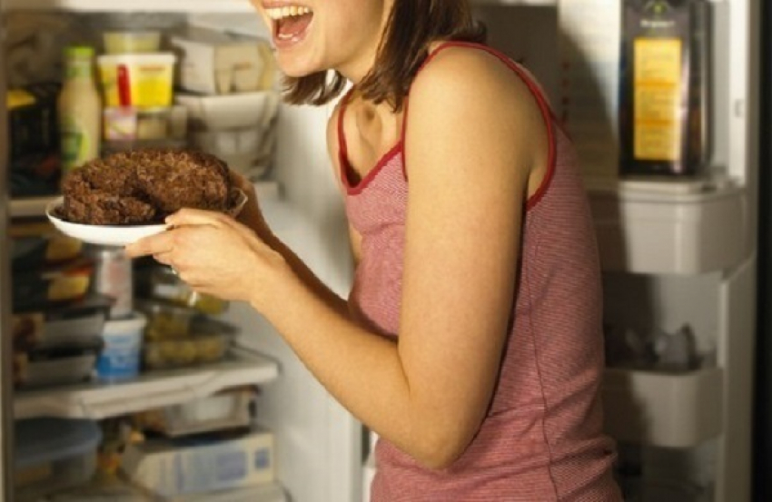В Армавире женщина пыталась украсть еду из холодильника