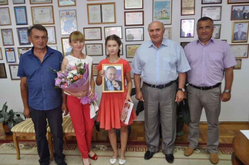Президент Путин сделал подарок девочке из Лабинского района
