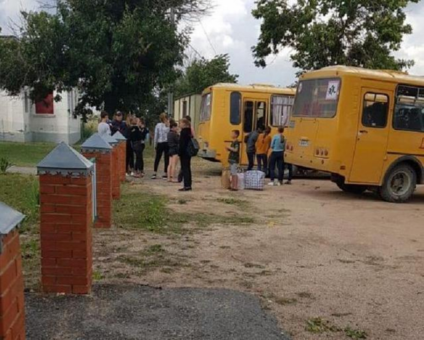 Детей из двух лагерей эвакуировали в Краснодарском крае