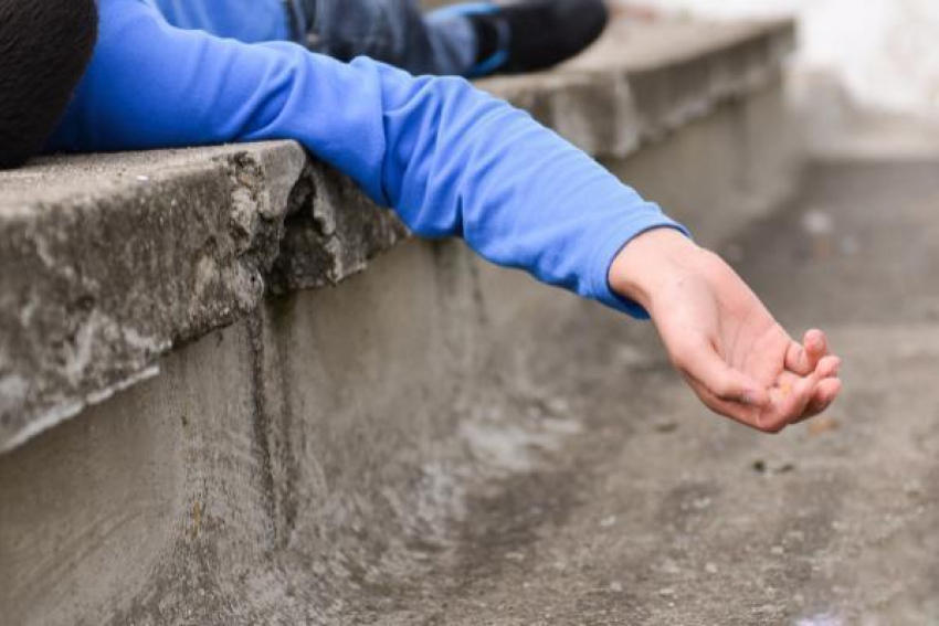 В Краснодаре парень умер на глазах у прохожих