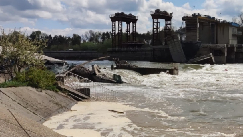 Появилось видео крушения Федоровского гидроузла под Краснодаром