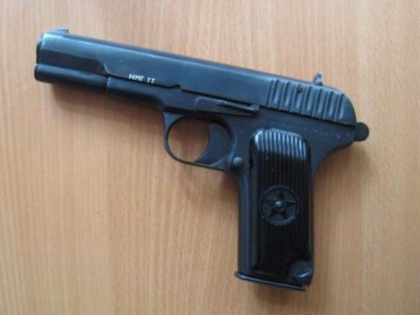 Жителя Абхазии с раритетным боевым пистолетом остановили на границе с Сочи