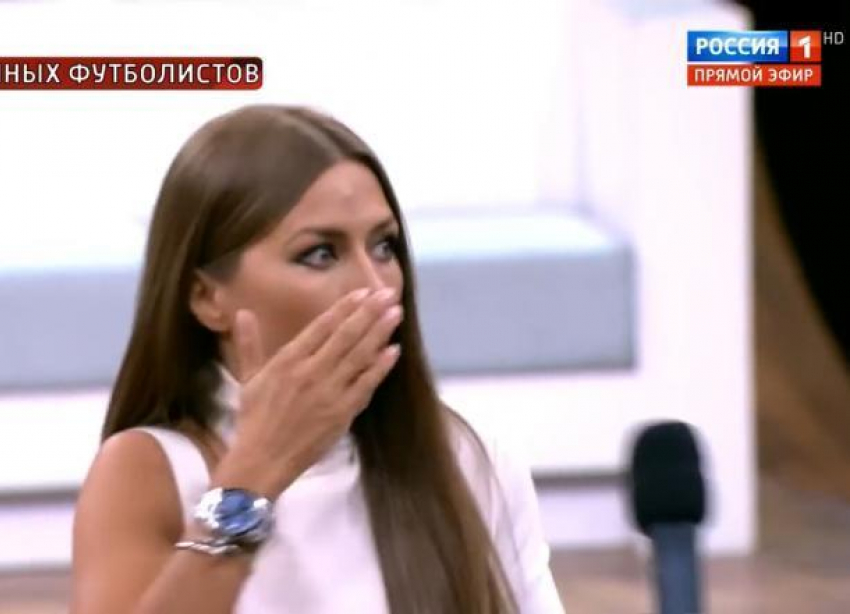 Звезда «Дома-2» выругалась матом у Малахова, защищая полузащитника «Краснодара» Мамаева