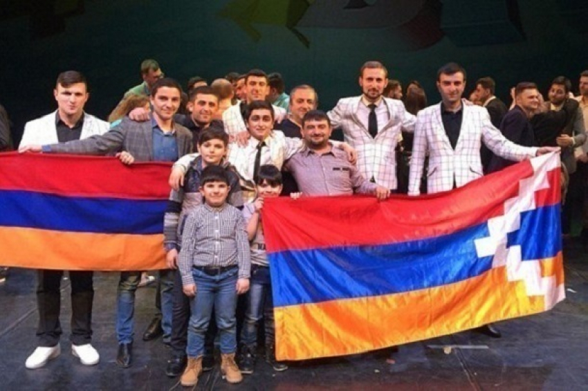 Команды из Нагорного Карабаха сняли с фестиваля КиВиН в Сочи