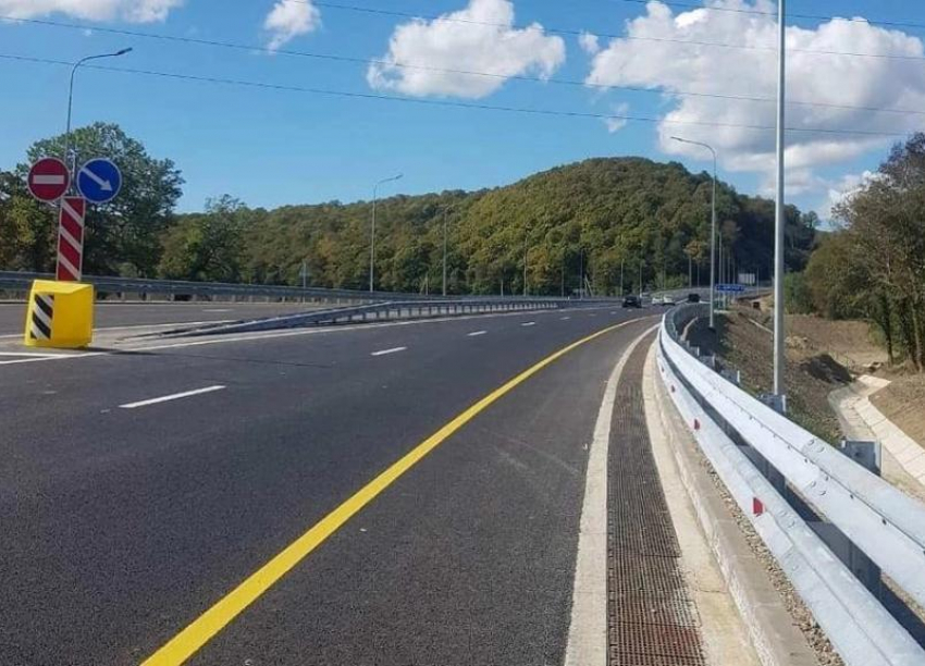 Путь к морю больше не будет долгим: закончена реконструкция моста у Джубгинской развязки на Кубани