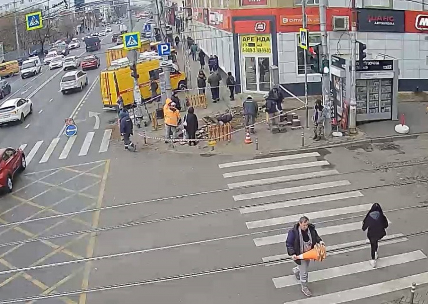 В центре Краснодара прогремел взрыв в колодце
