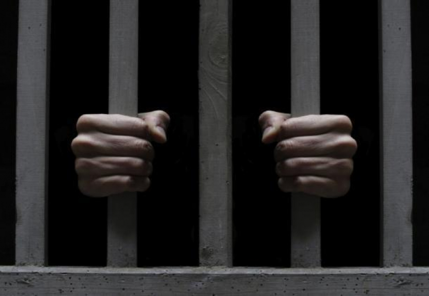 Бывший заключенный пытался склонить к сексу малолетнюю девочку в Ейске
