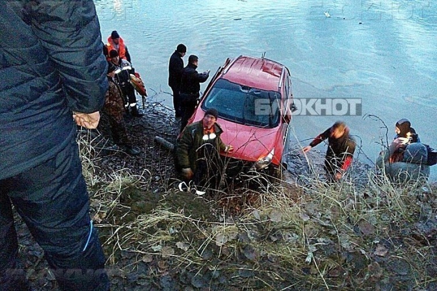 МВД: Поступило заявление об угоне рухнувшего с моста джипа