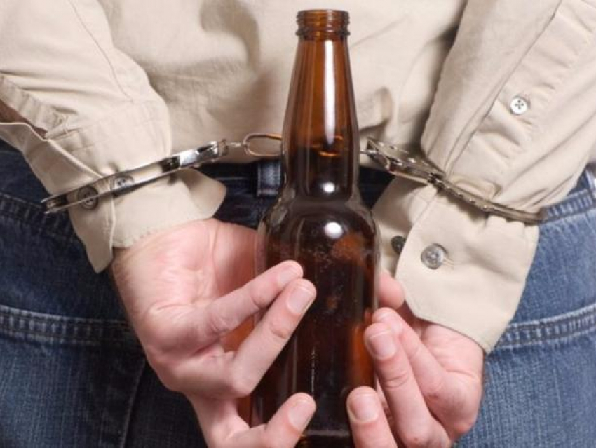 Грабитель в Тимашевском районе похитил из магазина несколько литров пива