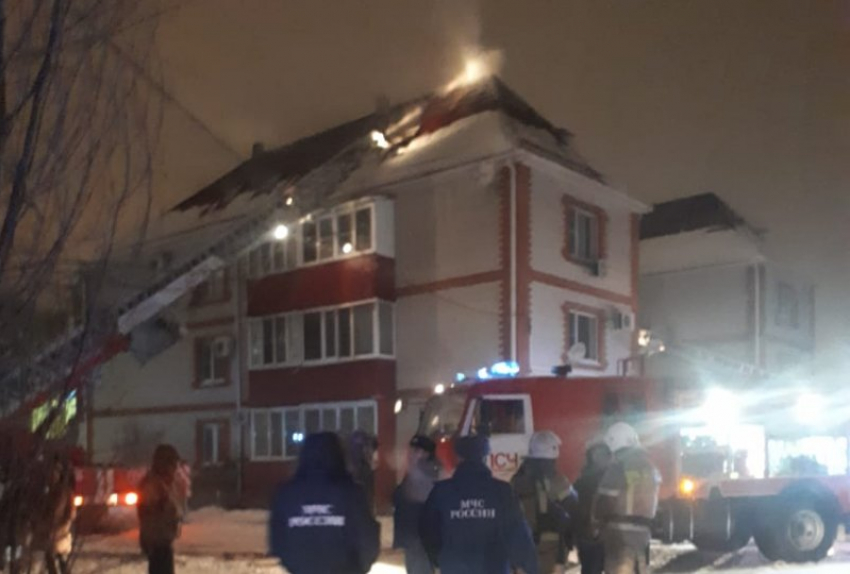 Из горящей многоэтажки в Краснодаре эвакуировали 30 человек 