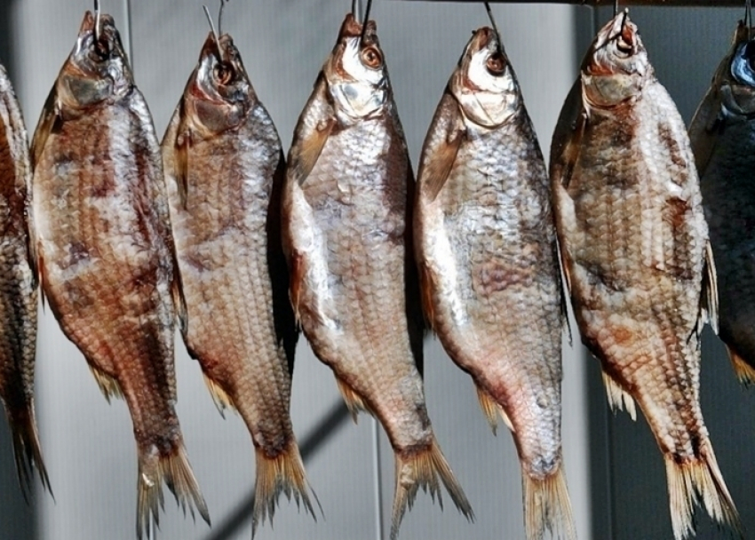 На Кубани задержали вора, укравшего сушеной рыбы на 7 тысяч