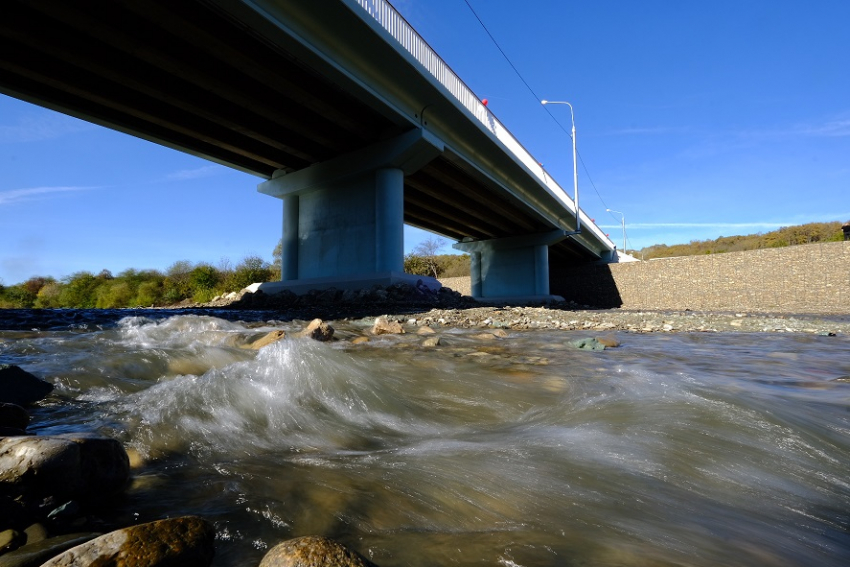 В Краснодарском крае открыт мост через реку Пшиш, построенный при содействии АО «Черномортранснефть» 