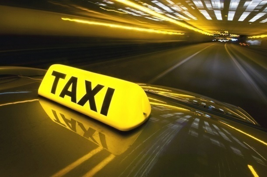 Армавирский таксист угнал на тросе машину знакомого