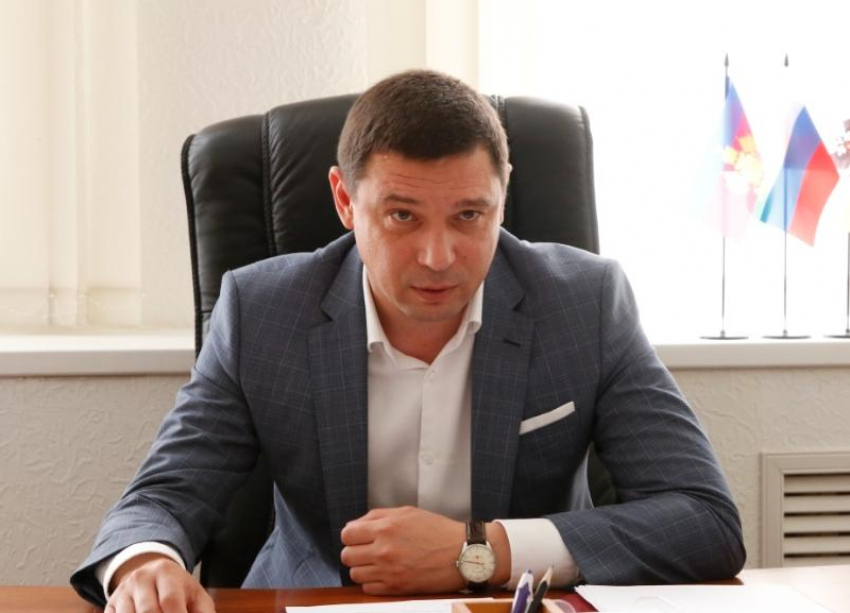 Мэр Краснодара запретил городским чиновникам много работать