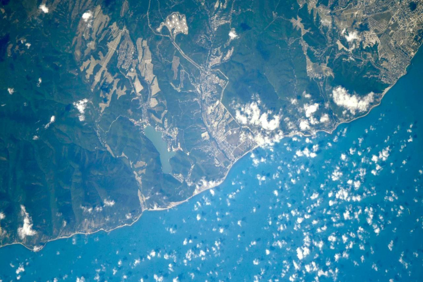 Космонавт Олег Артемьев показал фото озеро Абрау с МКС