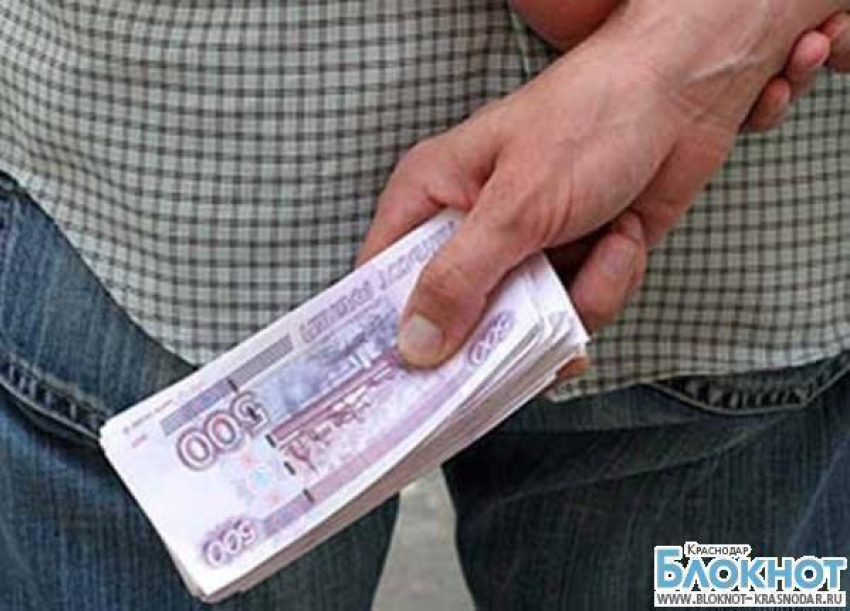 В Кавказском районе борец с коррупцией подозревается во взяточничестве