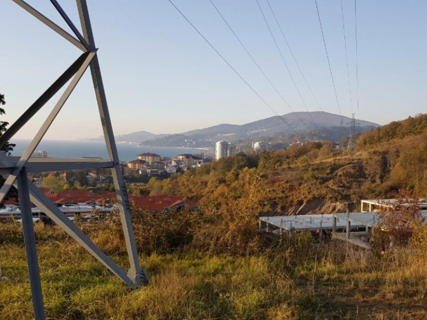 Энергетики добились сноса недостроенных зданий в охранной зоне ЛЭП