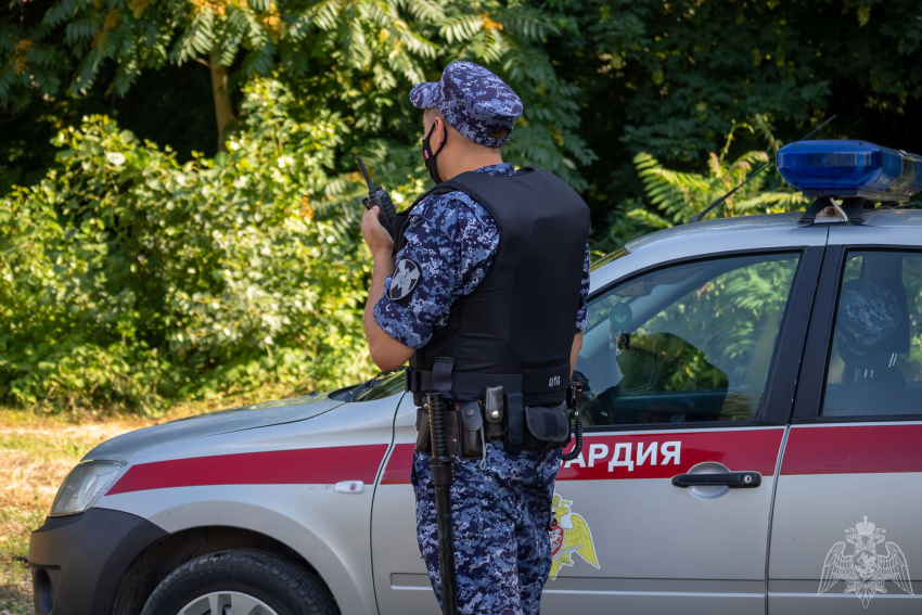 В Краснодаре отчаявшуюся пенсионерку отговорили прыгать с Тургеневского моста