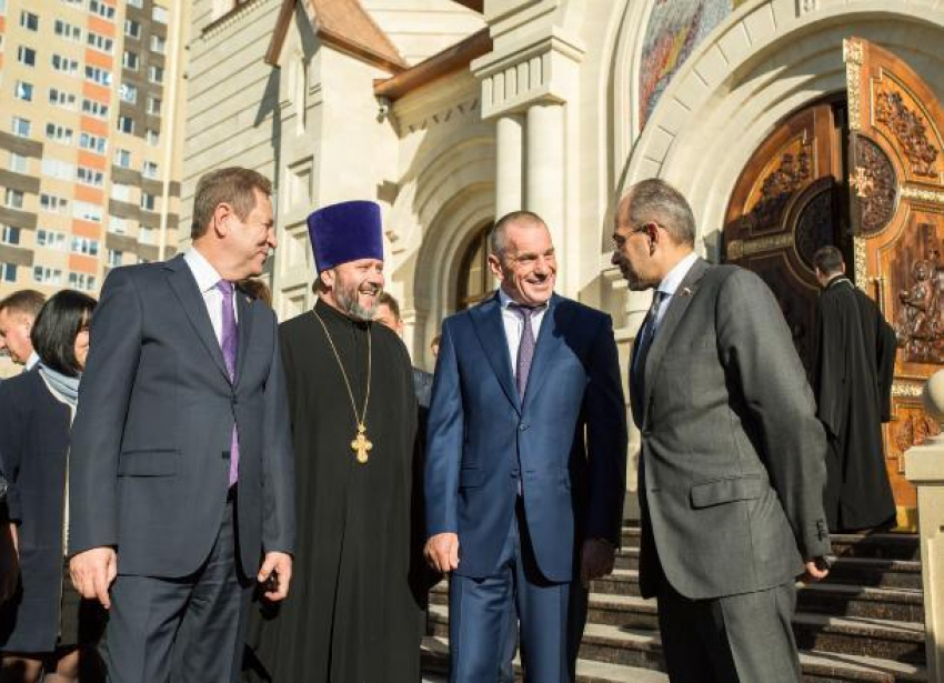 В Ставрополе депутаты Госдумы РФ посетили собор, школу и музей