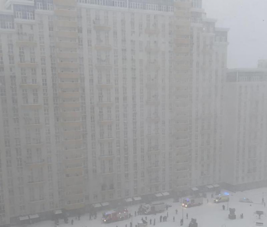 В Краснодаре из-за пожара в многоэтажке эвакуировали 90 человек