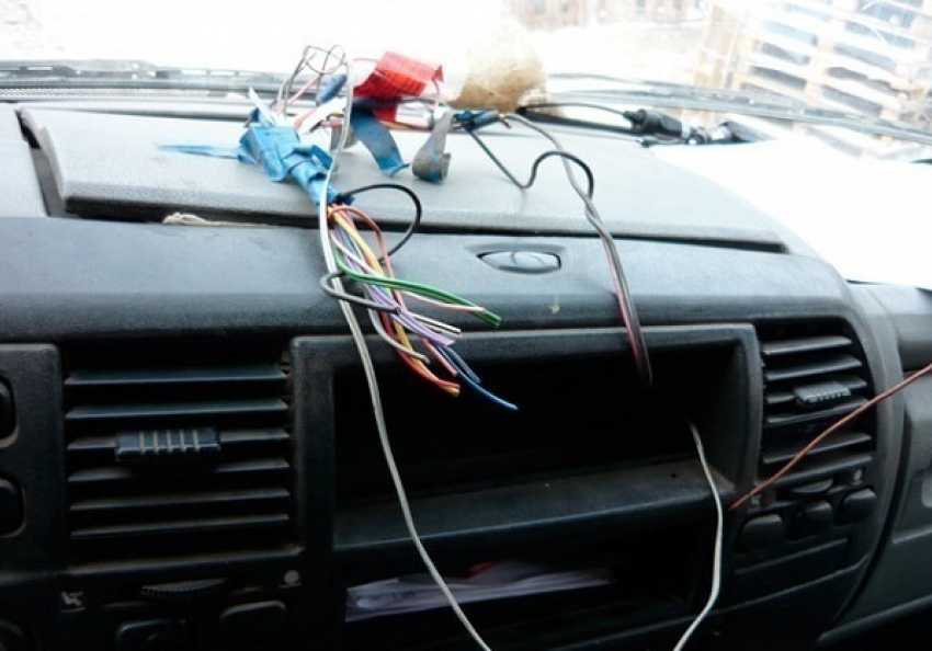 В Краснодаре очевидец  ДТП не растерялся и украл вещи из разбитой машины 