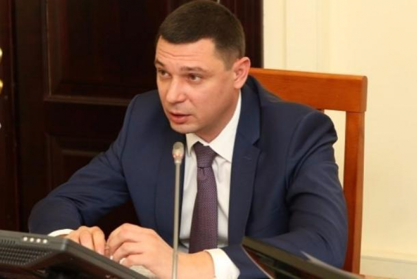 Исполняющий обязанности мэра Краснодара Евгений Первышов уволил своего предшественника 