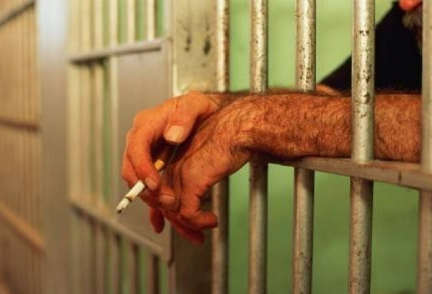 Убийца-зек на Кубани заказывал такси и пиццу прямо в колонию