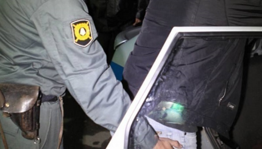 Угонщик из Краснодарского края прятался от полицейских под кроватью