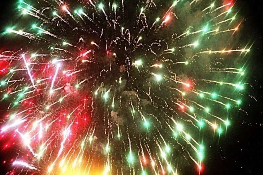 В Краснодаре 20 тысяч человек отметили Новый год на Театральной площади