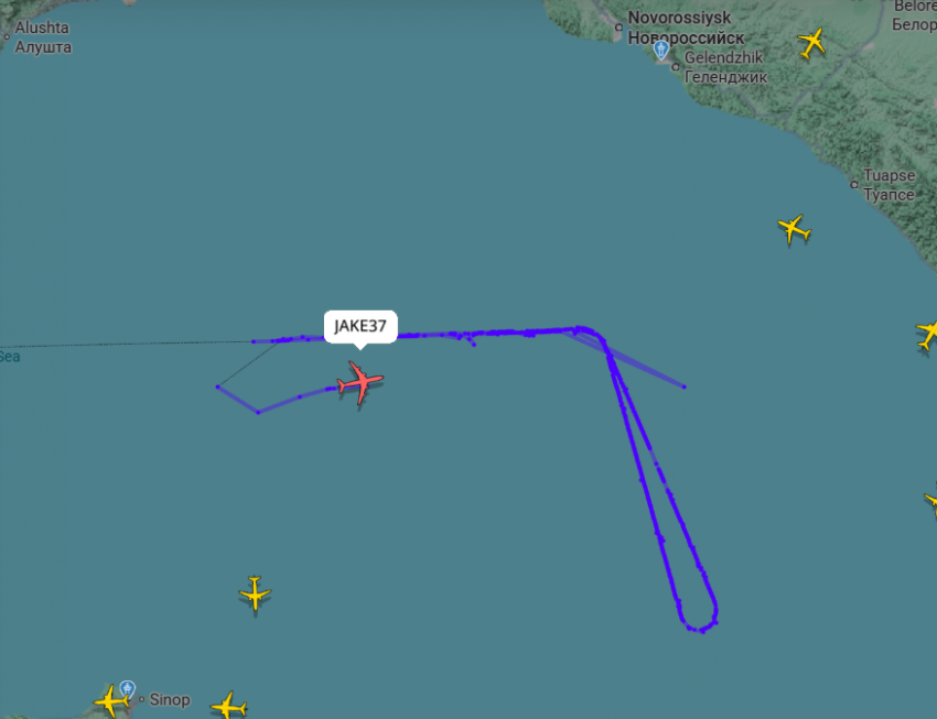 Самолёт-разведчик США кружит над морем вблизи Туапсе и Сочи
