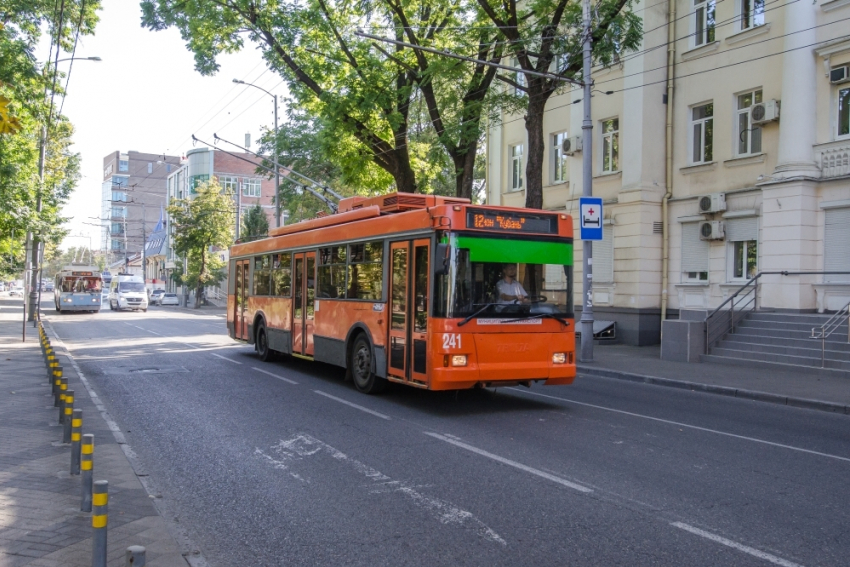 Шесть троллейбусных маршрутов изменят движение в Краснодаре 