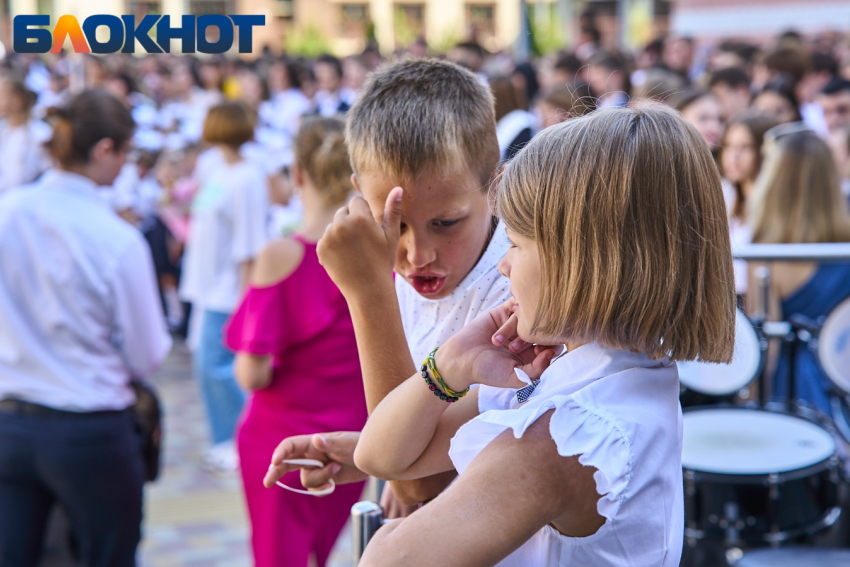 В Госдуму пожаловались на переполненные, удалённые школы Краснодара и нехватку помощи детям Донбасса