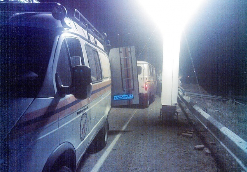 На Кубани в лобовую столкнулись две легковушки, есть погибшие 