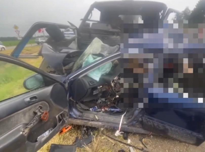 Выехал на встречку и погубил троих: жесткое ДТП в Краснодарском крае