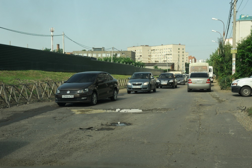 В Краснодаре с запозданием началась реконструкция улицы Черкасской 