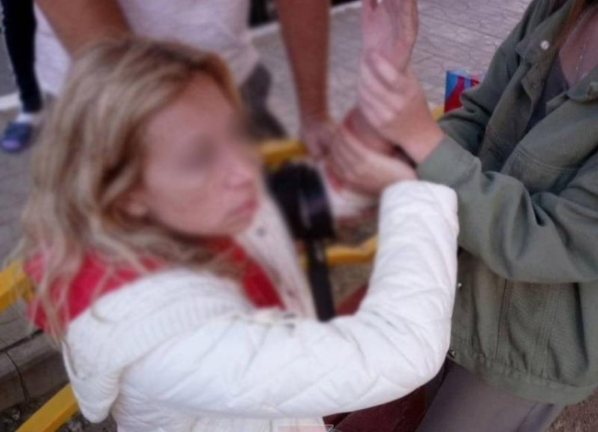 В Краснодаре семейную пару втянули в резню на детской площадке