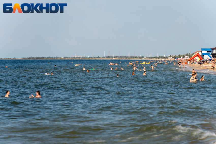 "Зачем прётесь в эту лужу, гадите в воду и ходите красные с голыми задами?»: краснодарец про отдыхающих на Черном море туристов